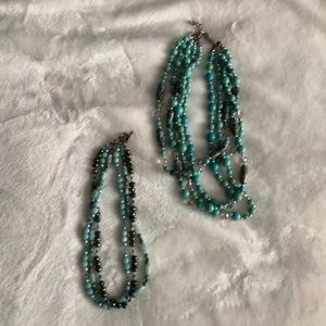 Selling two necklace set